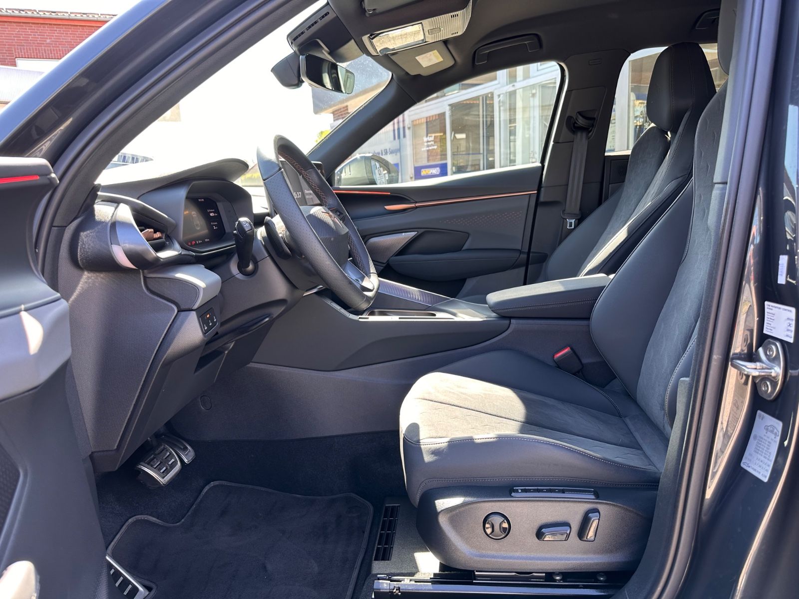 Fahrzeugabbildung CUPRA Terramar 1.5 eTSI DSG ACC/Navi/Sound/Memory/360°