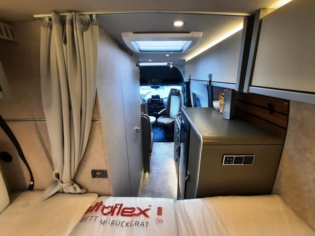 Fahrzeugabbildung HYMER / ERIBA / HYMERCAR Camper Van Grand Canyon S 700 Verfüg./Sale 19.85