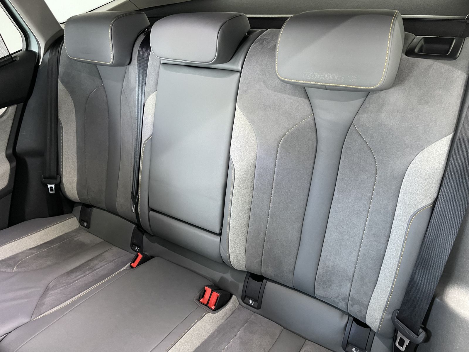 Fahrzeugabbildung SKODA Enyaq 60 Lounge*LED-Matrix*Leder*WP*Cam*Pano*