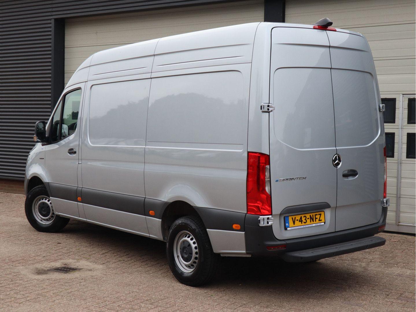 Mercedes-Benz eSprinter 314 L2H2 Accu 56 kWh RWD WLPT 181 km -