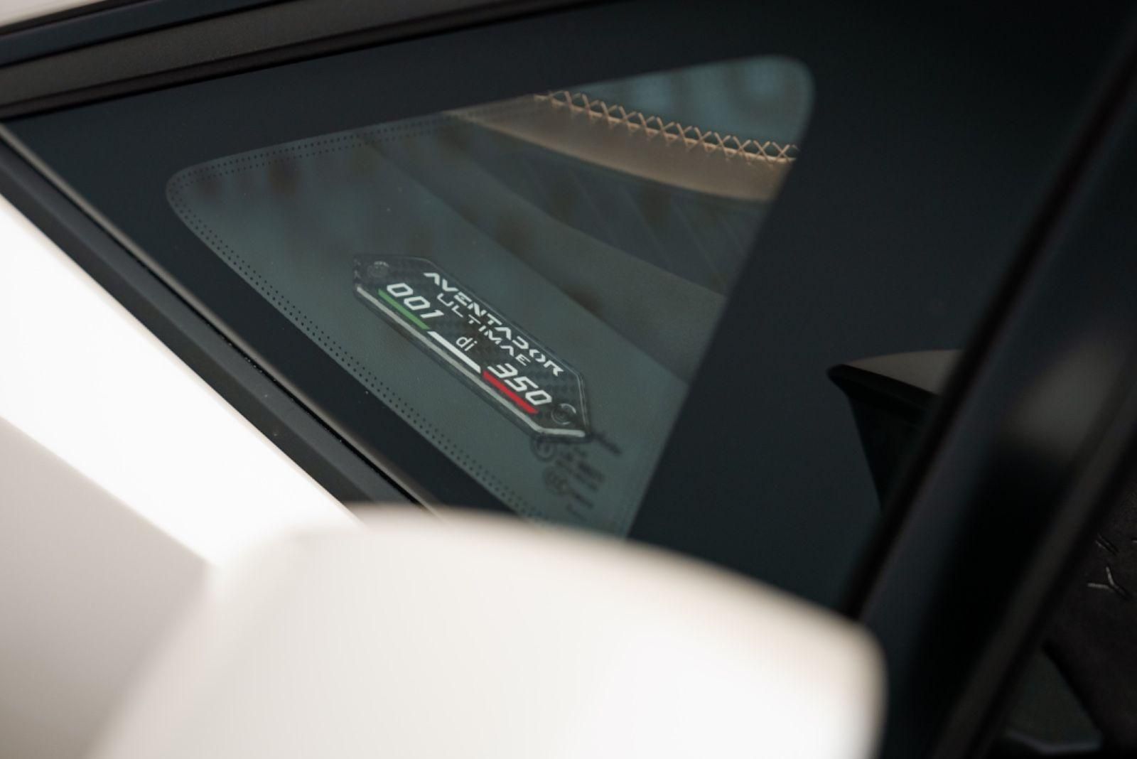 Fahrzeugabbildung Lamborghini Aventador Ultimae/KAMERA/CARBON/GARANTIE 05/27