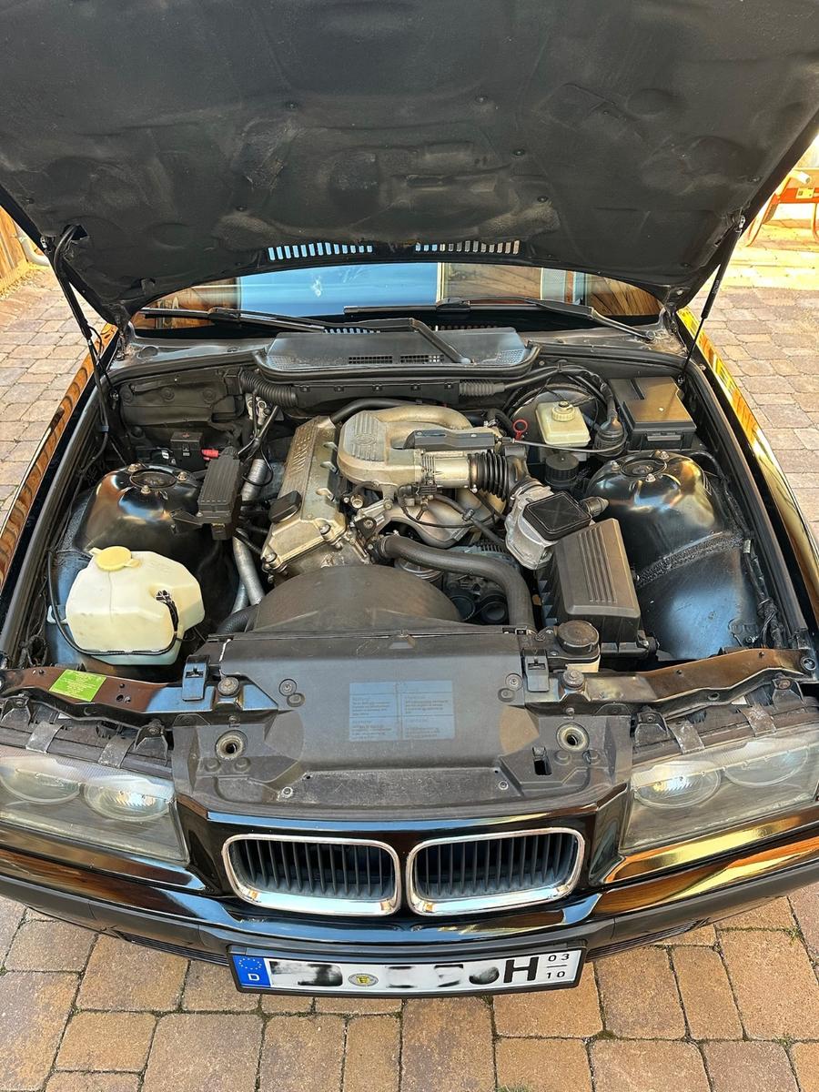 BMW 318i Cabrio H-Kennz. Hardtop Klima Leder M-Techn