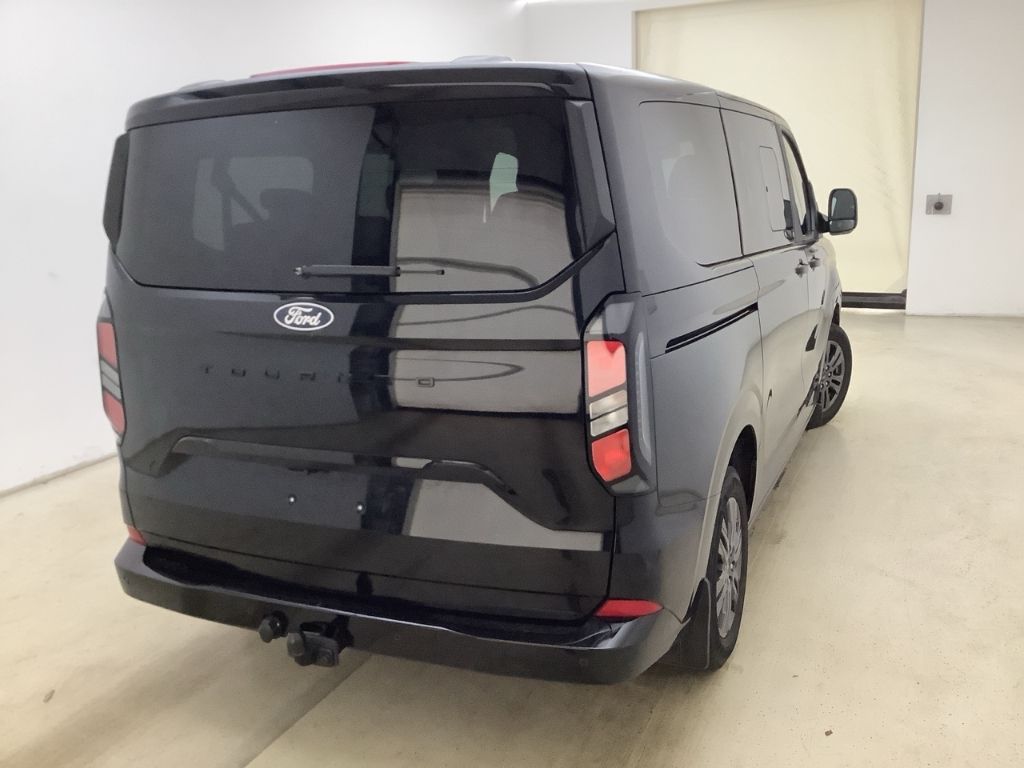 Fahrzeugabbildung Ford Tourneo Custom 320 L1 Titanium FWD Titanium