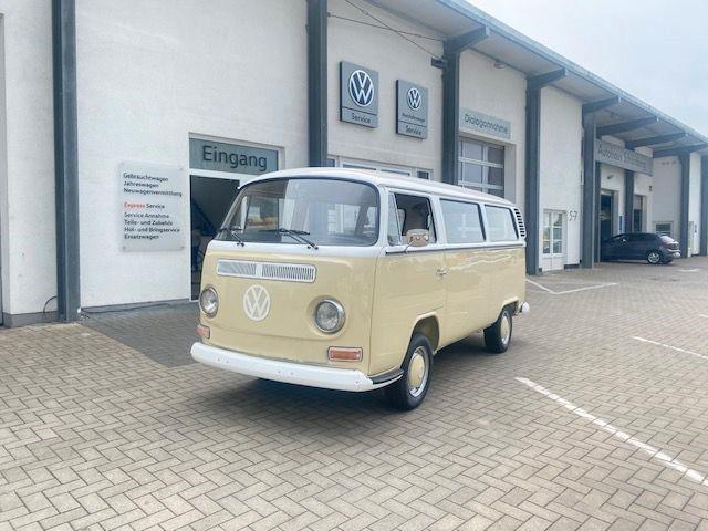 Volkswagen T2 Minibus