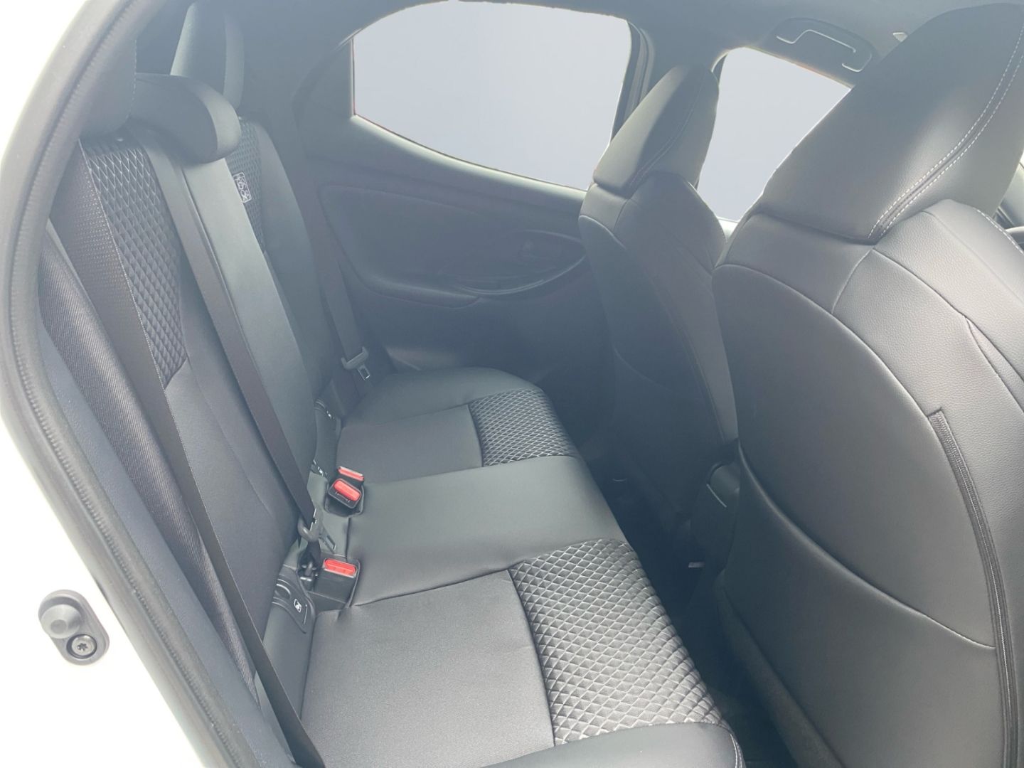 Toyota Yaris - Bild 18