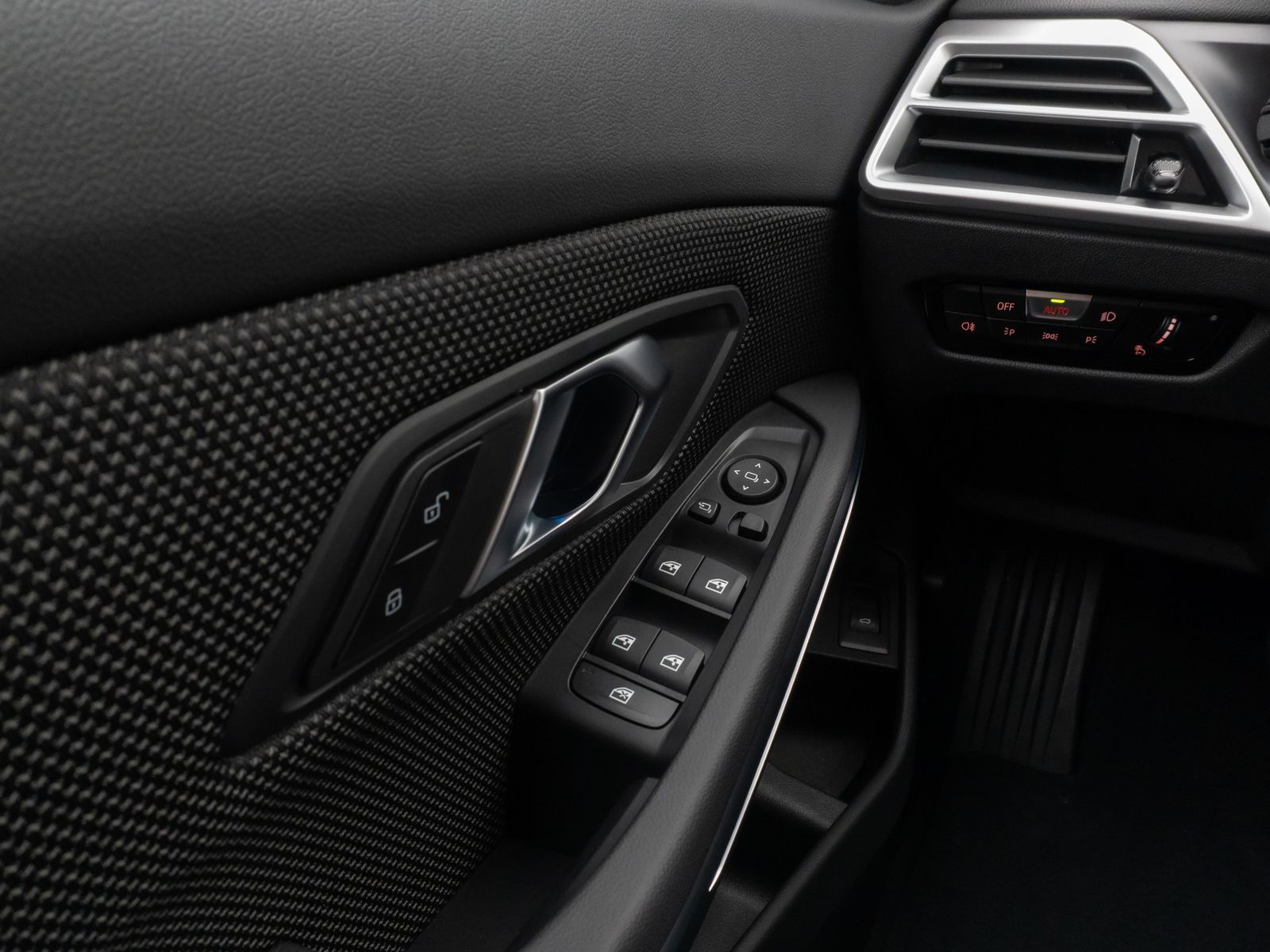 Fahrzeugabbildung BMW 320d Kamera DAB Sportlenkrad Komfort AHK Alarm