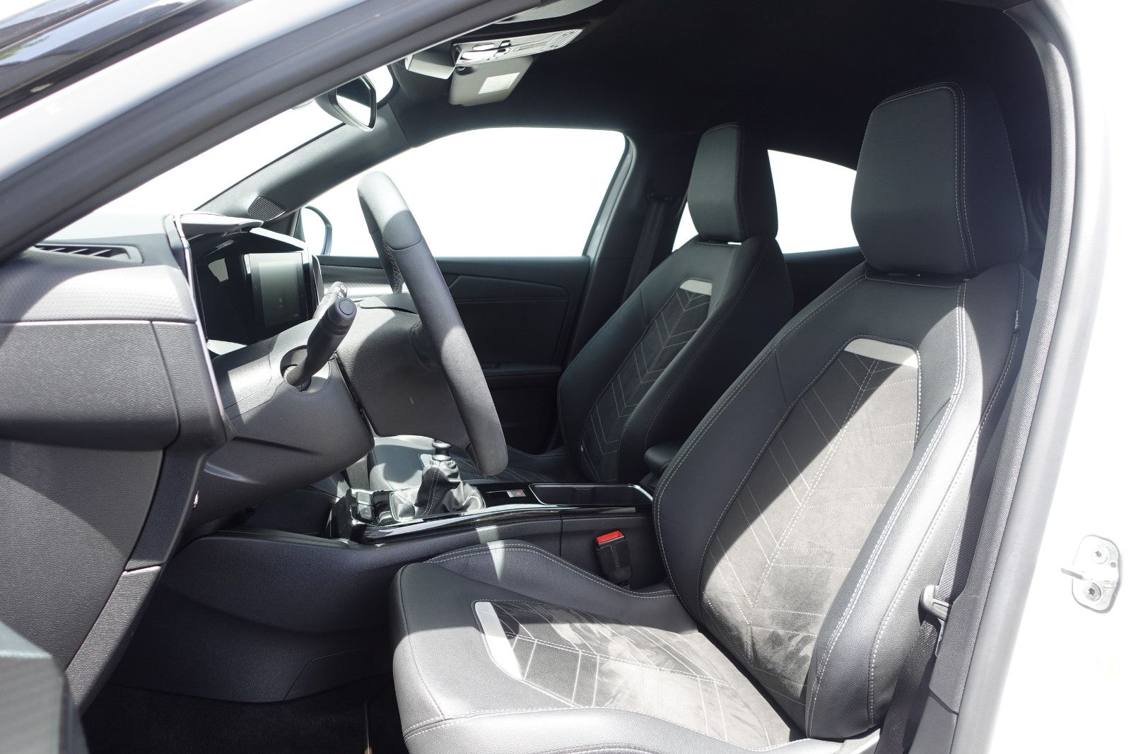 Fahrzeugabbildung Opel Mokka GS 1.2T,MatrixLED,Kamera,Sitzhzg,Allwetter