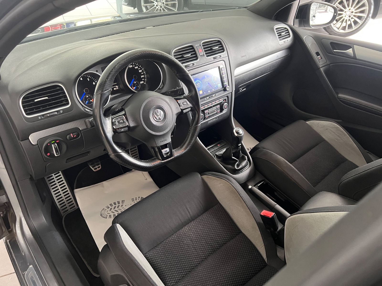 Fahrzeugabbildung Volkswagen Golf VI R 4Motion