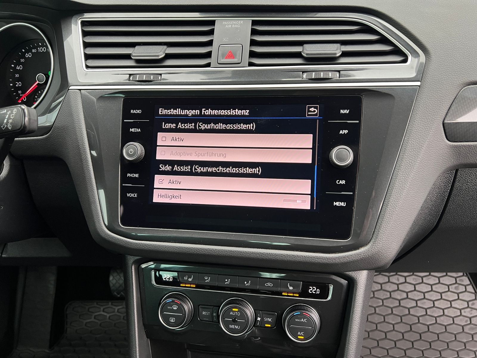 Fahrzeugabbildung Volkswagen Tiguan Comfortline 1.4 TSI DSG *LED, ergoActive,