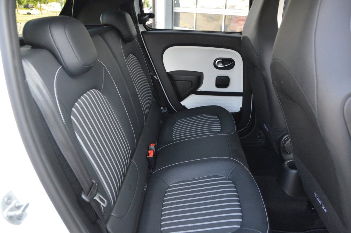 Fahrzeugabbildung Renault Twingo   Techno Electric Navi Kamera Shz Alu