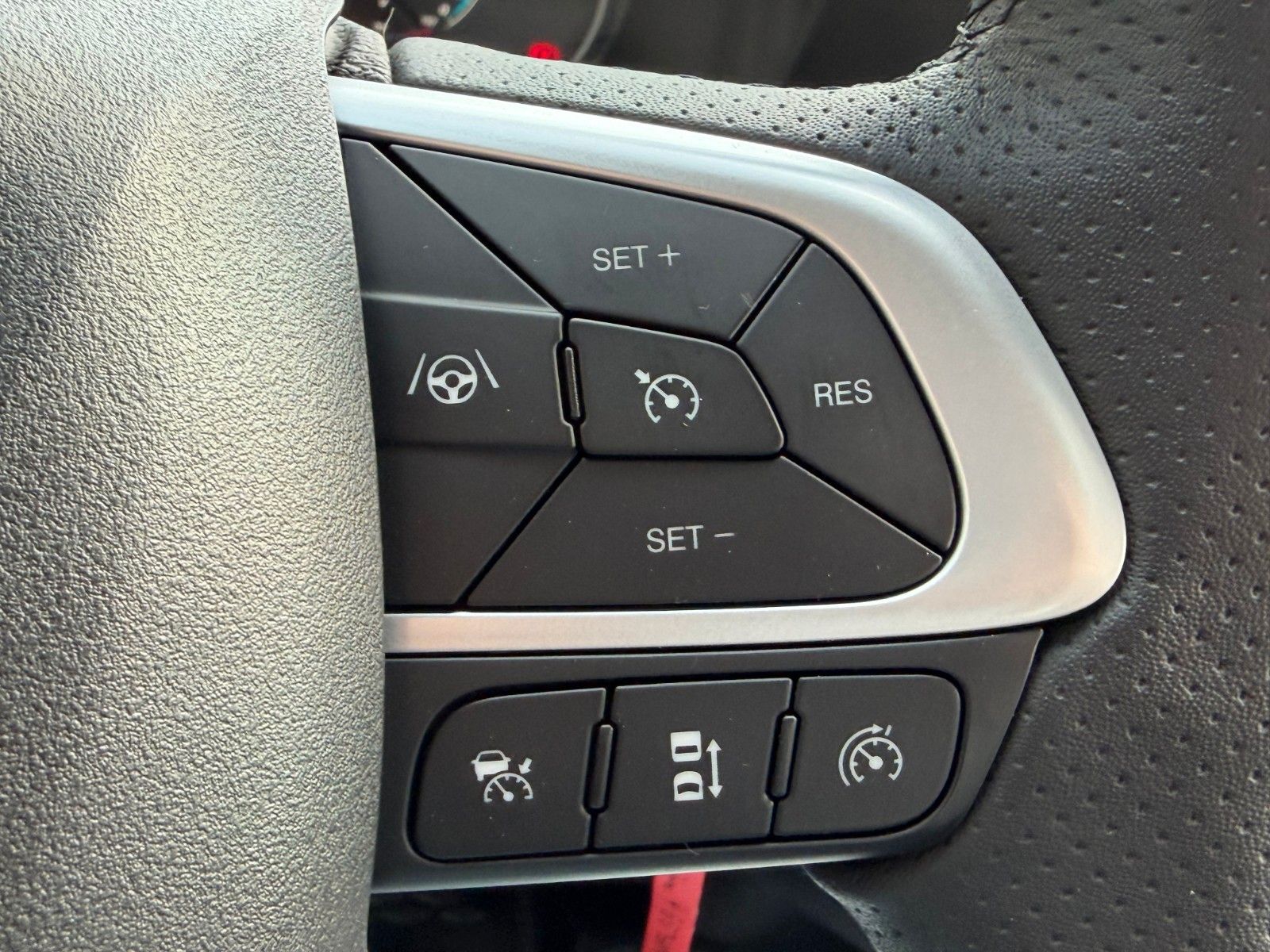 Fahrzeugabbildung Iveco Daily 35S14 A8 Pritsche *R.3450mm*AHK*Automatik