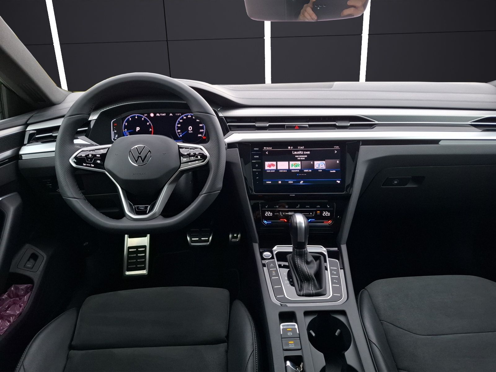 Fahrzeugabbildung Volkswagen Arteon SB TSI R-Line DSG Navi AID Pano ACC RFK S