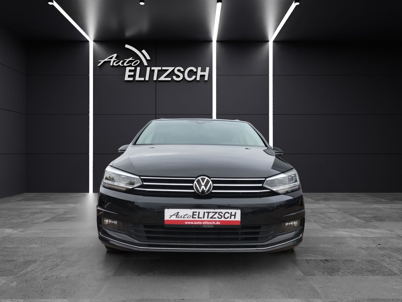 Fahrzeugabbildung Volkswagen Touran TSI Active STH LED Navi ACC Park-Assist S