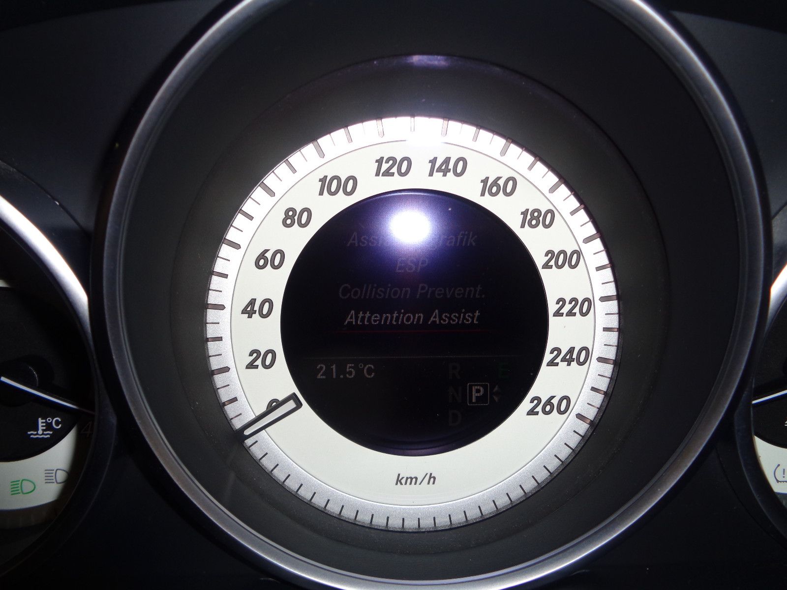 Fahrzeugabbildung Mercedes-Benz E 200 Coupe / LED / NAVI / KAMERA