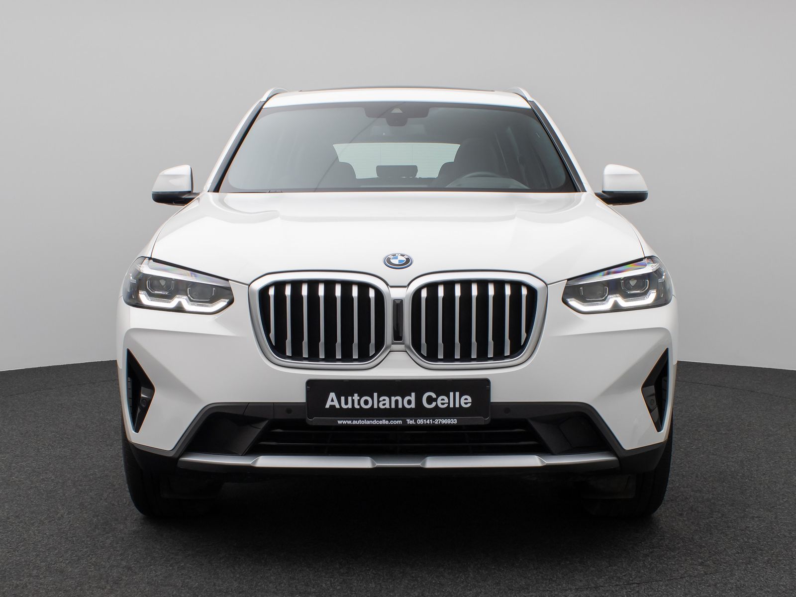 Fahrzeugabbildung BMW X3 xD30e  Panorama Kamera HUD DAB H/K AHK Sport
