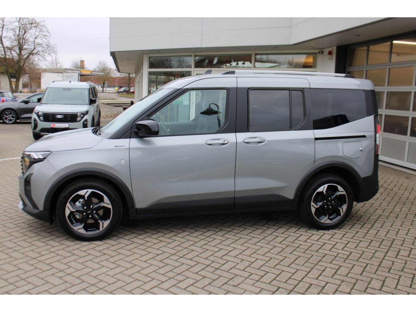 FORD Tourneo Courier 1.0 EcoBoost Active ACC TWA Navi - Image 2