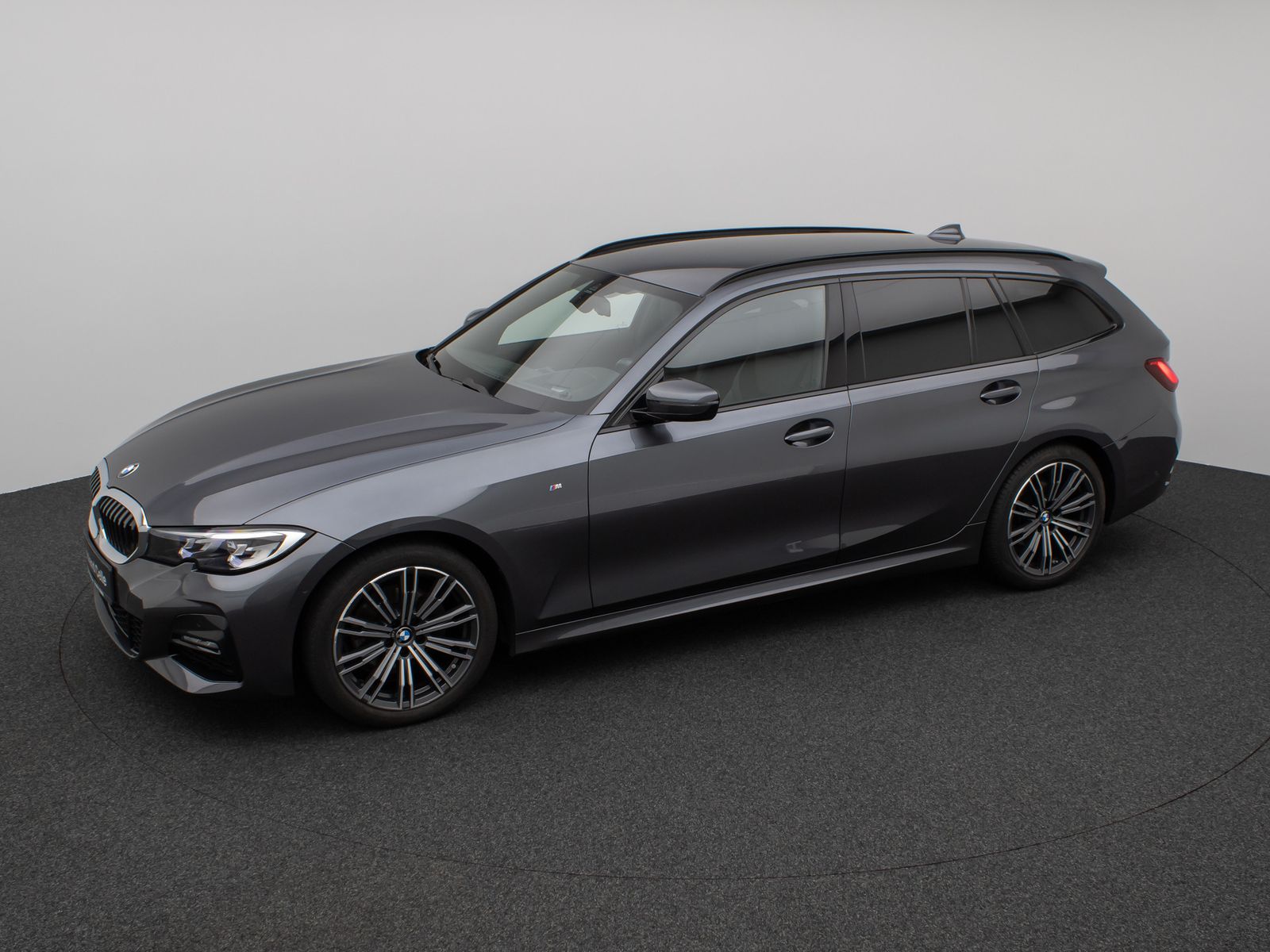 Fahrzeugabbildung BMW 320d M Sport Kamera HUD HiFi Stop&Go AHK Alarm