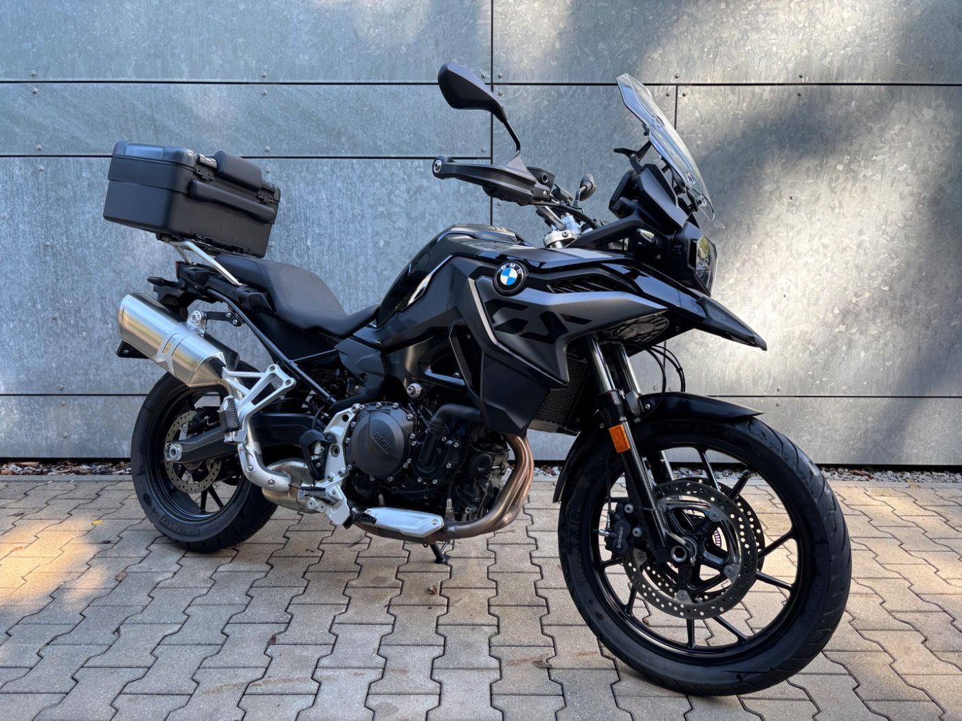 Fahrzeugabbildung BMW F 800 GS Style Triple Black Tieferlegung Topcase