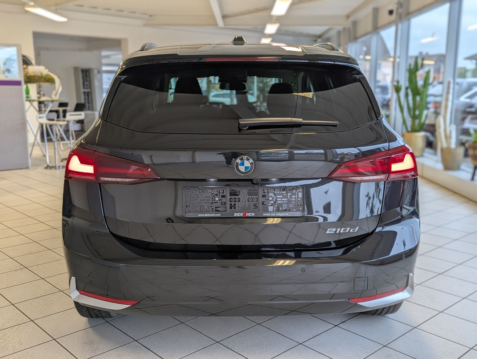 BMW 218 Active Tourer d Panoramadach Kamera AHK - Image 6