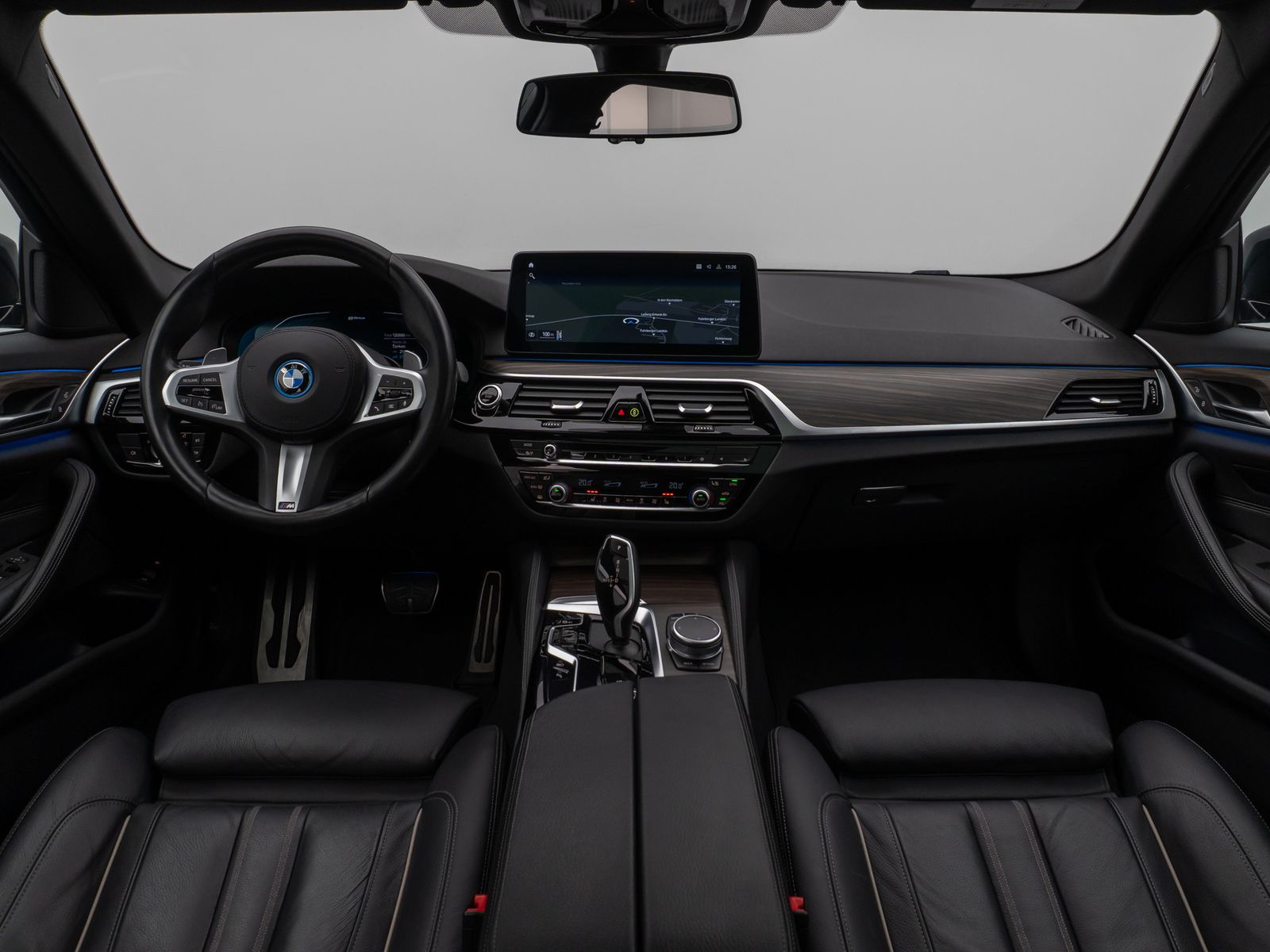 Fahrzeugabbildung BMW 530e xD M Sport Panorama Kamera HUD DAB HiFi