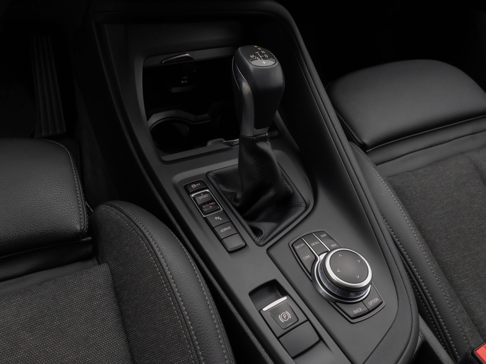 Fahrzeugabbildung BMW X1 xD25e Kamera DAB Komfort Sportsitz Parkassist