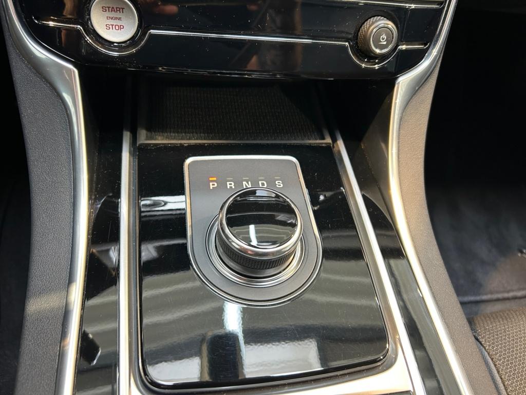 JAGUAR XF R-SPORT 30D ASSIST+CAM+NAVI+XENON+| 300 ch | BVA | VOLANT EN CUIR
