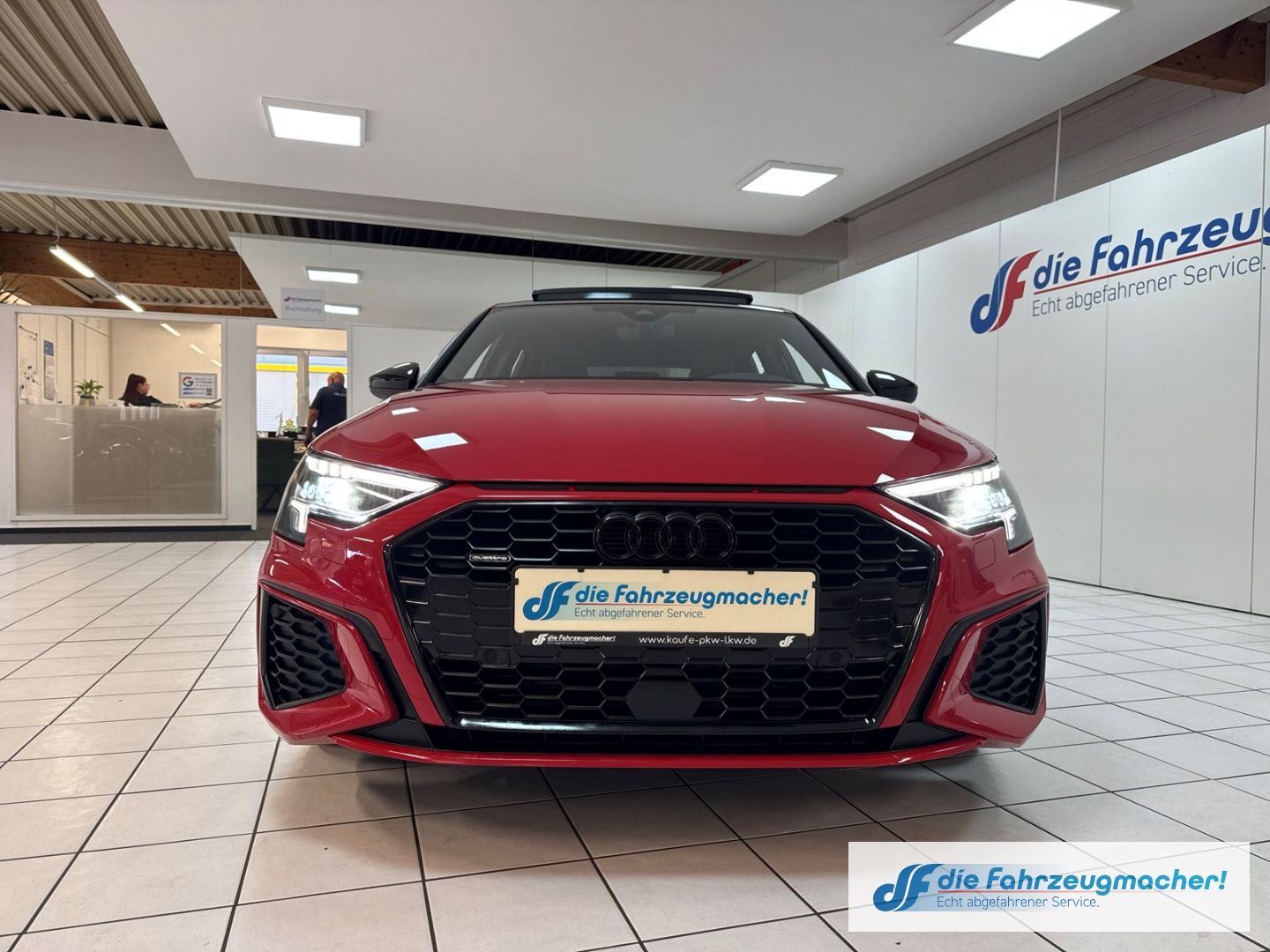Fahrzeugabbildung Audi A3 Sportback 40 TFSI quattro S line El. Panodach