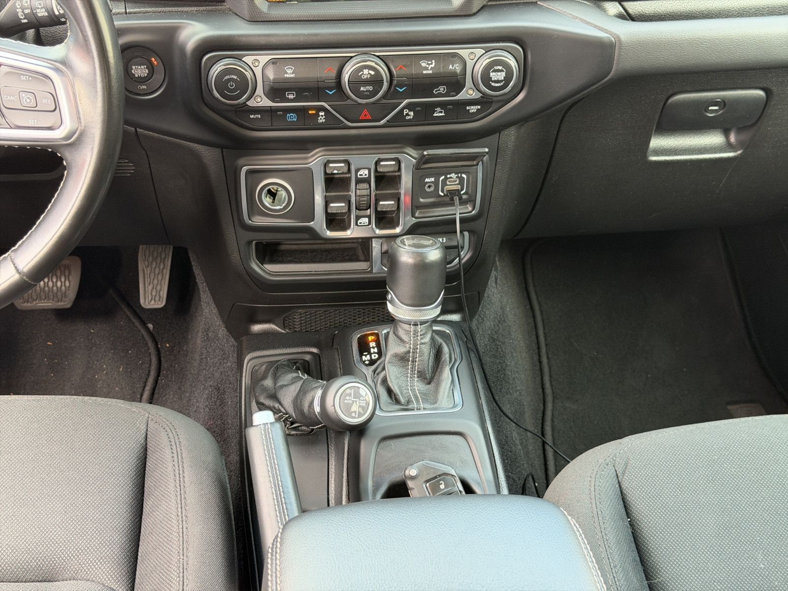 Fahrzeugabbildung Jeep Wrangler Wrangler Unlimited ACC/Keyless/Ambiente