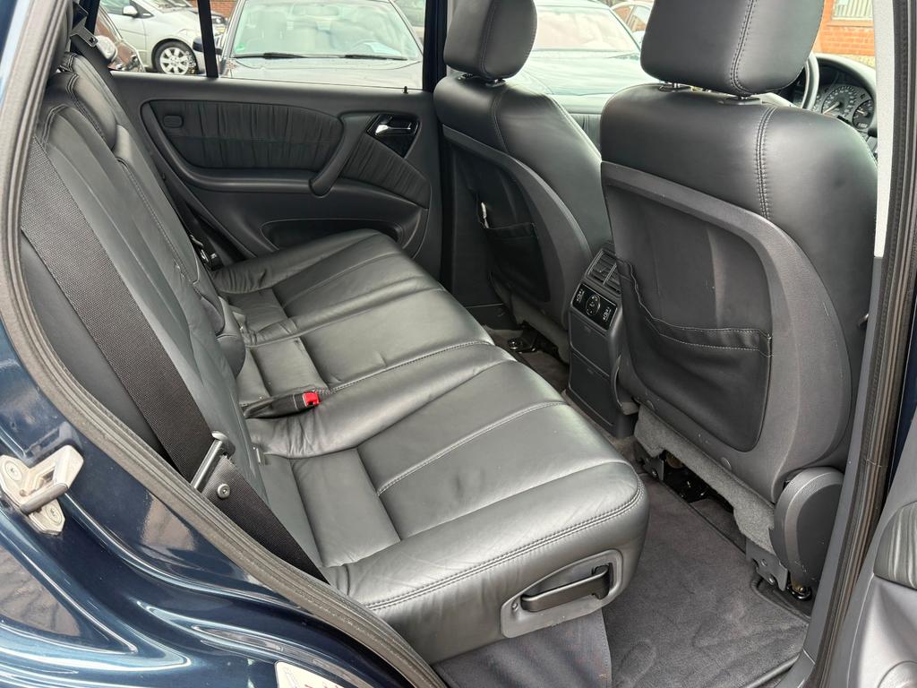 Mercedes-Benz ML 400