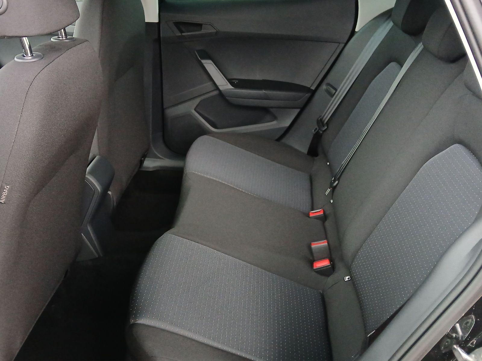 Fahrzeugabbildung SEAT Ibiza TSI Road-Edition DSG LED Navi AID ACC RFK