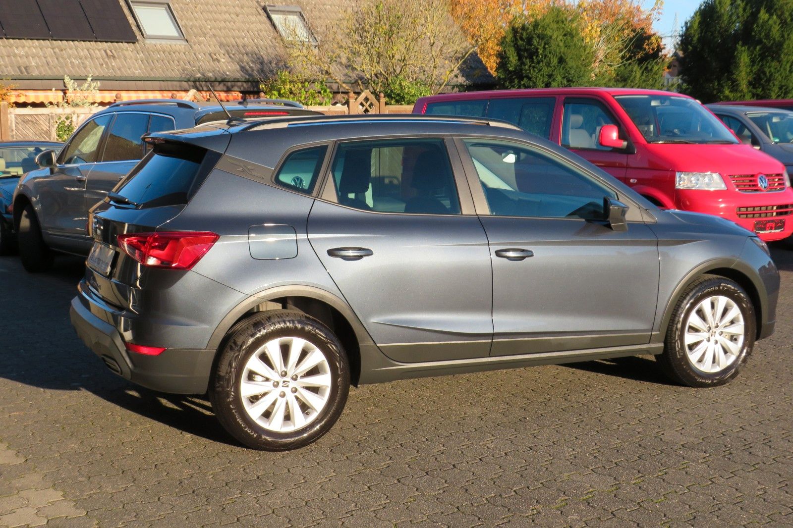 Fahrzeugabbildung SEAT Arona Style NAVI APP SITZH. PDC GRA 1.HD