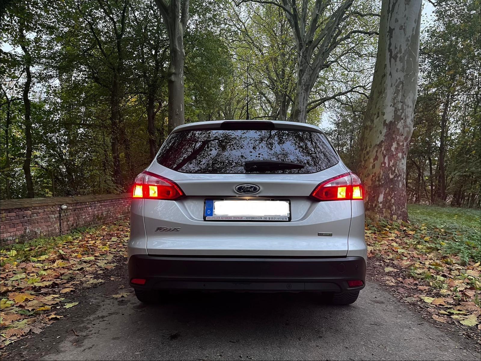 Ford Focus 2013 — двигун 998 cm³, 101 HP (74kW)