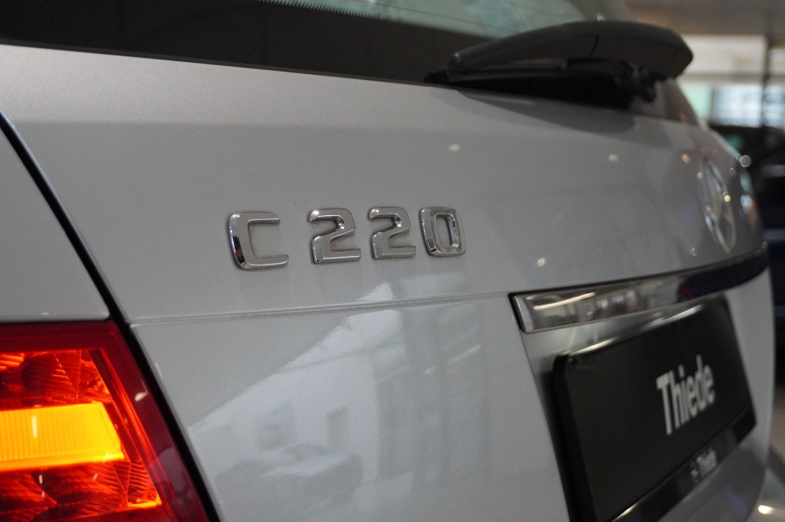 Fahrzeugabbildung Mercedes-Benz C 220 T AVANTGARDE KLIMA/SHZ/PDC/T-LEDER/USB