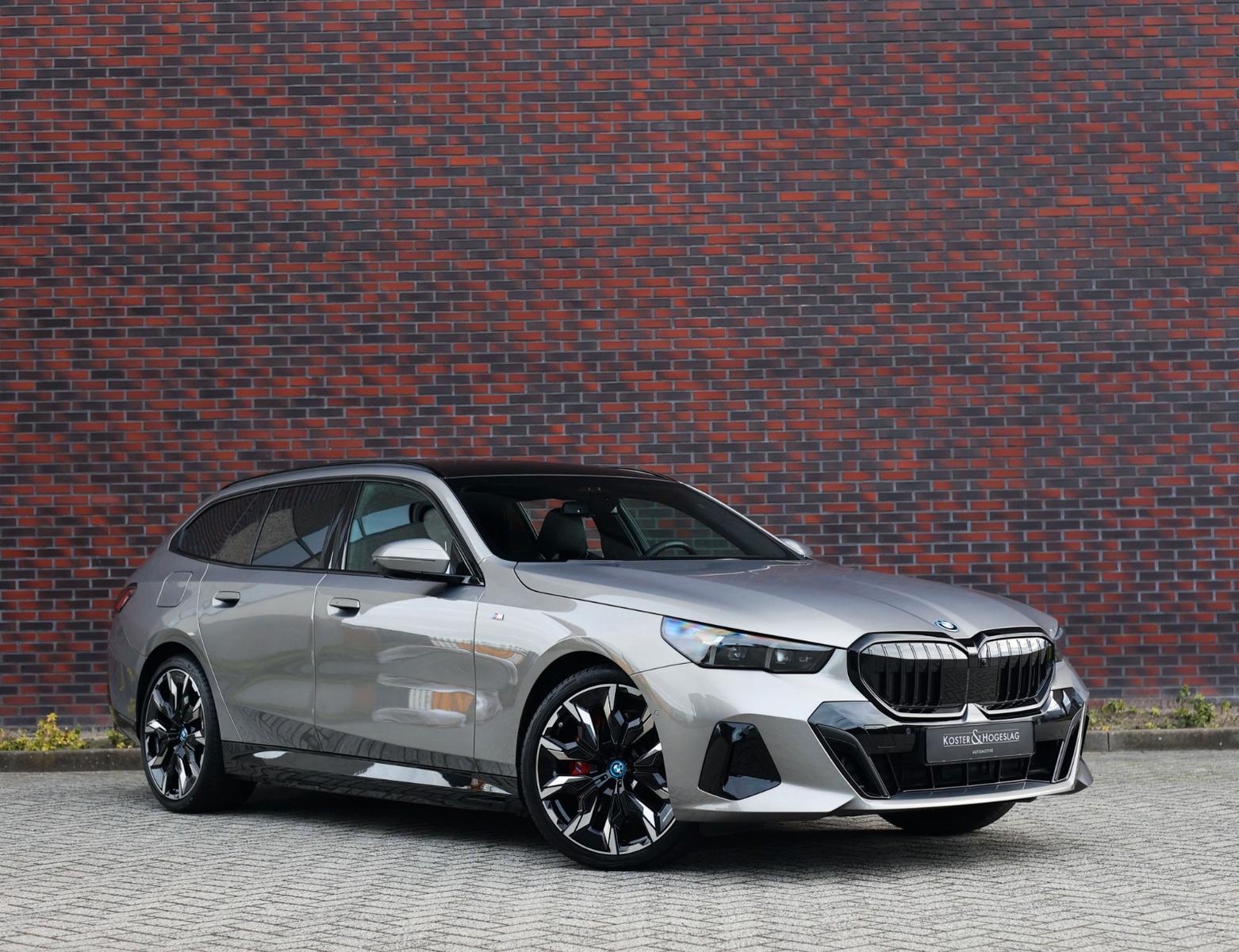 BMW 550 e Touring xDrive | Sportsitze – AHK – B&W –
