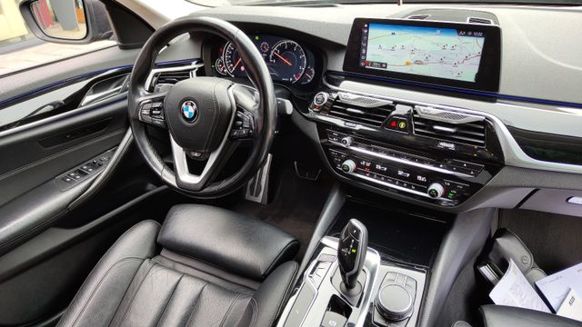 BMW 530d xDrive Lim. LED* Navi* Leder* Kamera*EURO6*