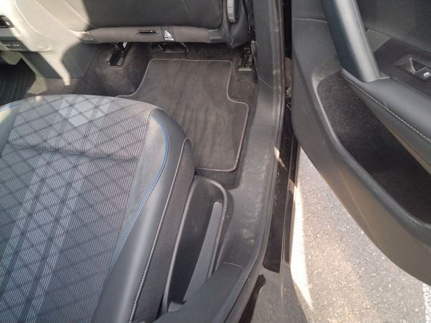 Tiguan 2.0 TDI R-Line 4Motion PANO STHZ AHK