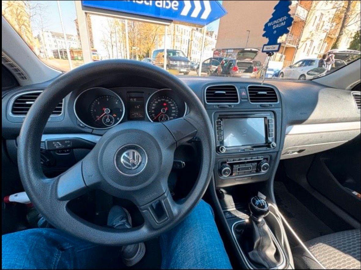 Volkswagen Golf 2009 — engine
