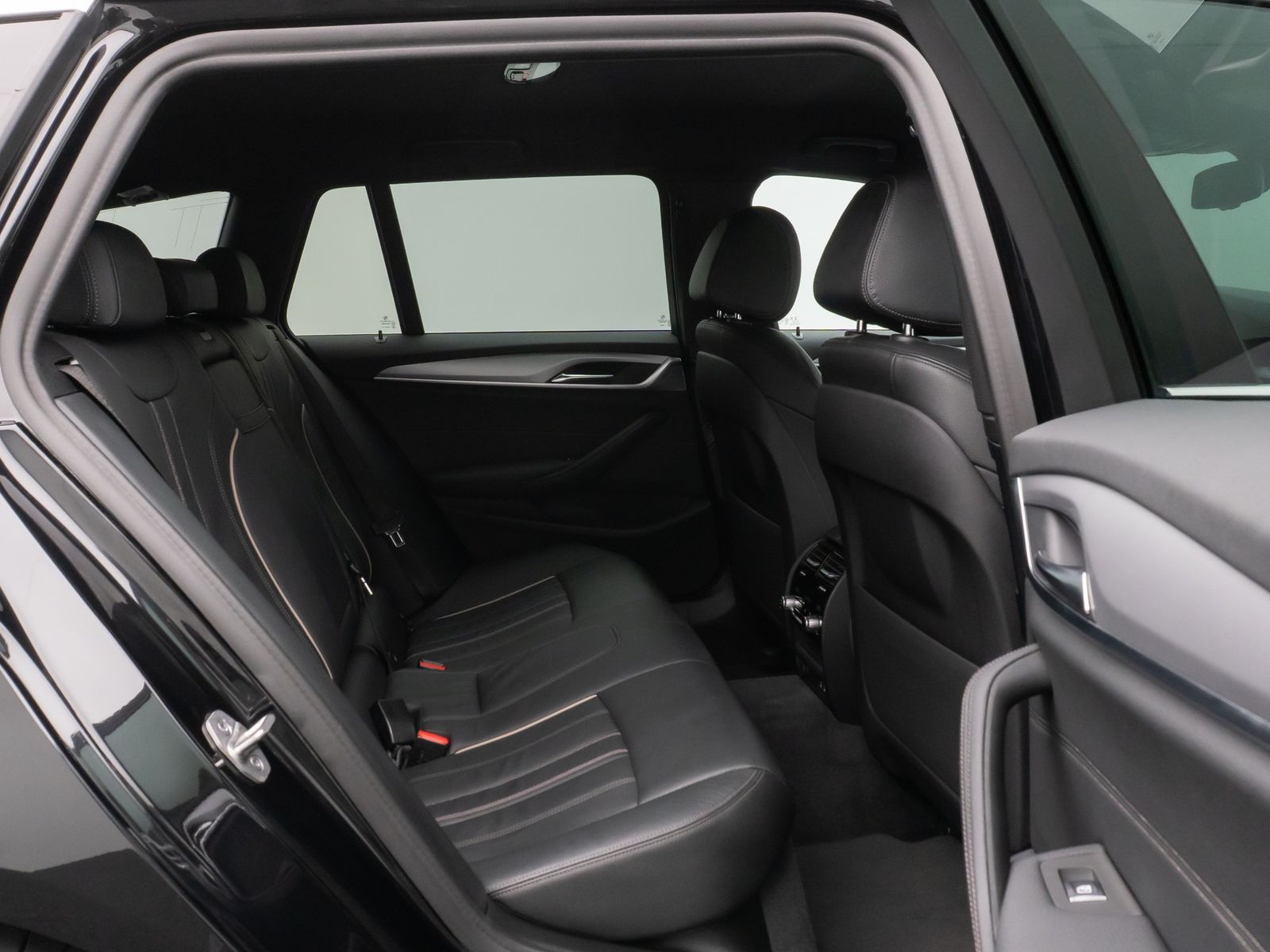 Fahrzeugabbildung BMW 530d Kamera DAB HiFi 4xKlima Leder Sport Alarm