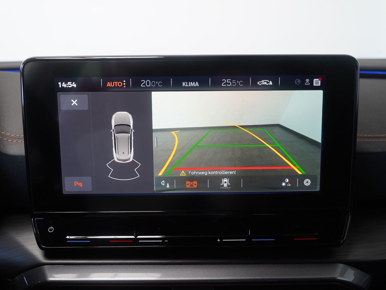 Fahrzeugabbildung CUPRA Formentor 1.4 TSI DSG e-HYBRID LED/ACC/CAM/AMBI