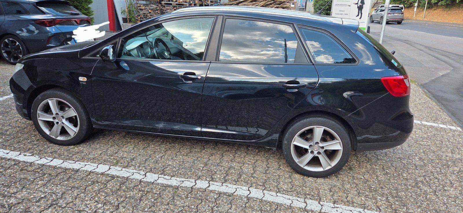 Seat Ibiza 2011 — rear view