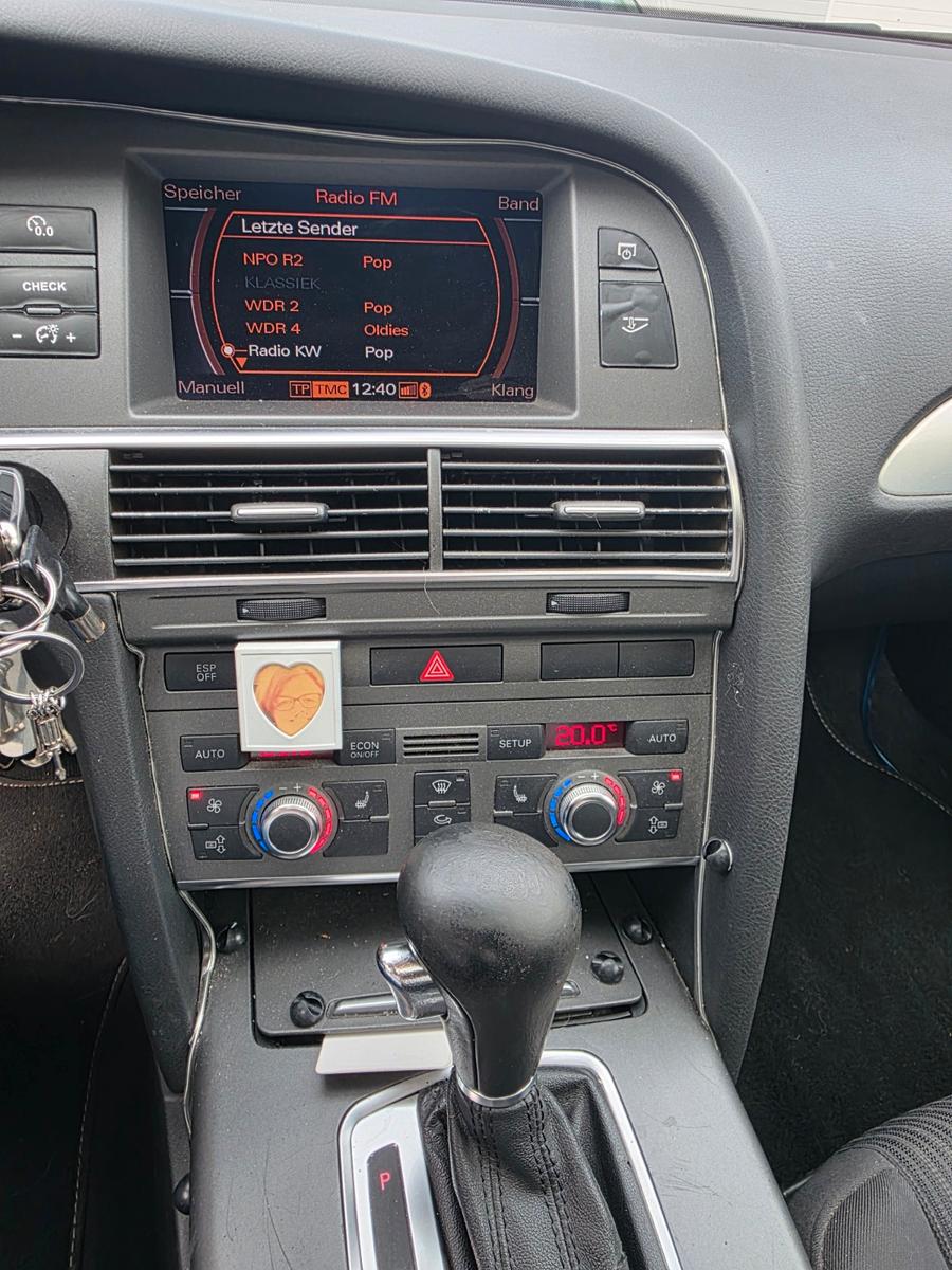 Audi A6 2006 — салон