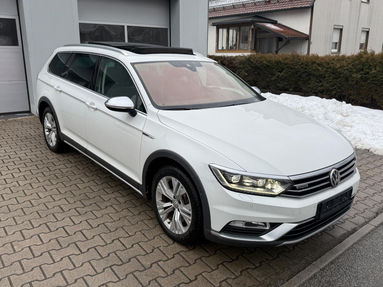 Volkswagen Passat Alltrack 2.0 TDI 239PS I Virtual I Leder