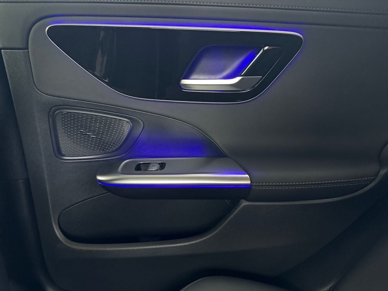 Fahrzeugabbildung Mercedes-Benz C 180 T-Modell AMG+NIGHT+STANDHEIZ+DIGITAL+360°+