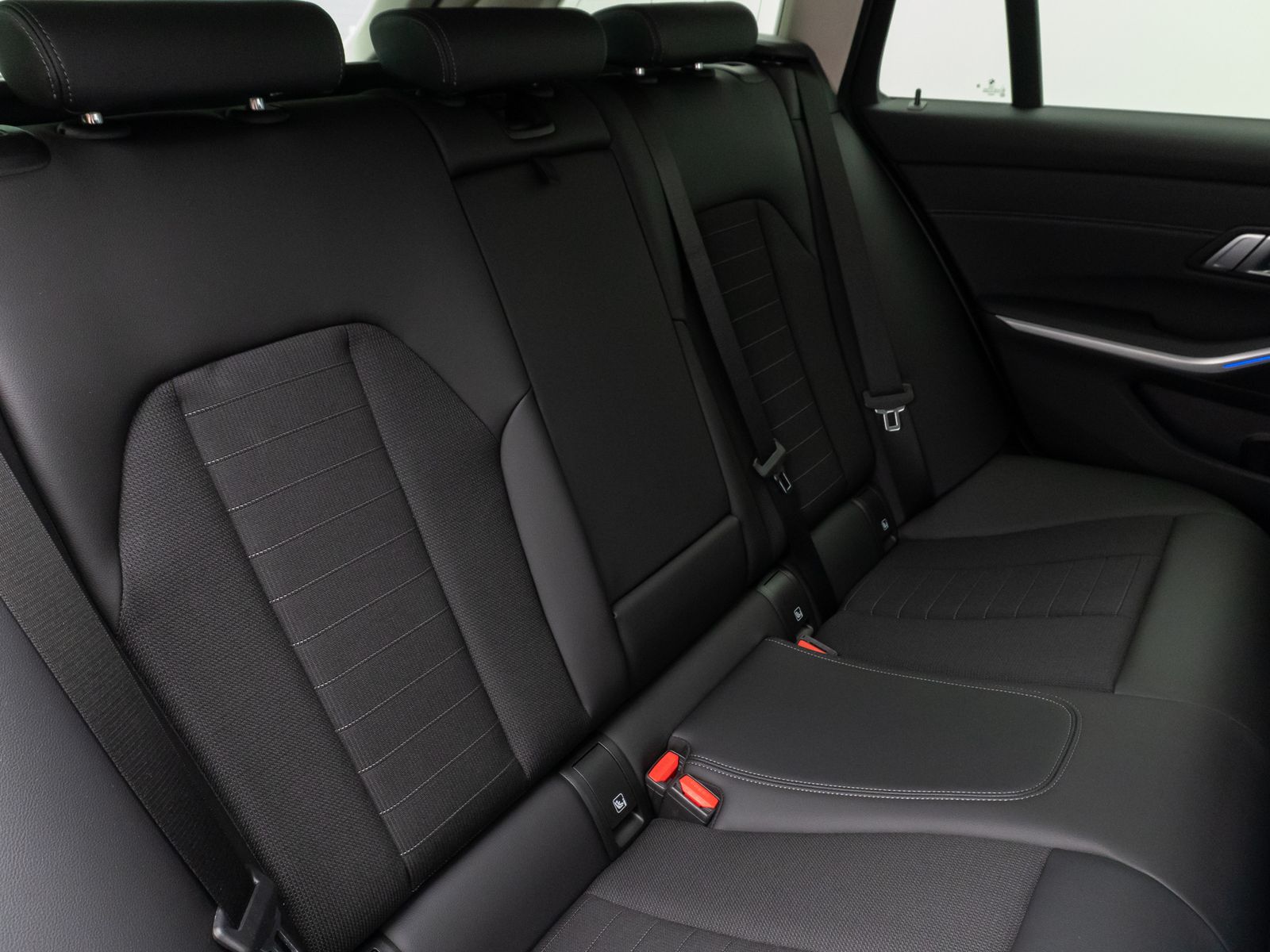 Fahrzeugabbildung BMW 320d Sport Line Laser DAB CockPitPro PDC Komfort