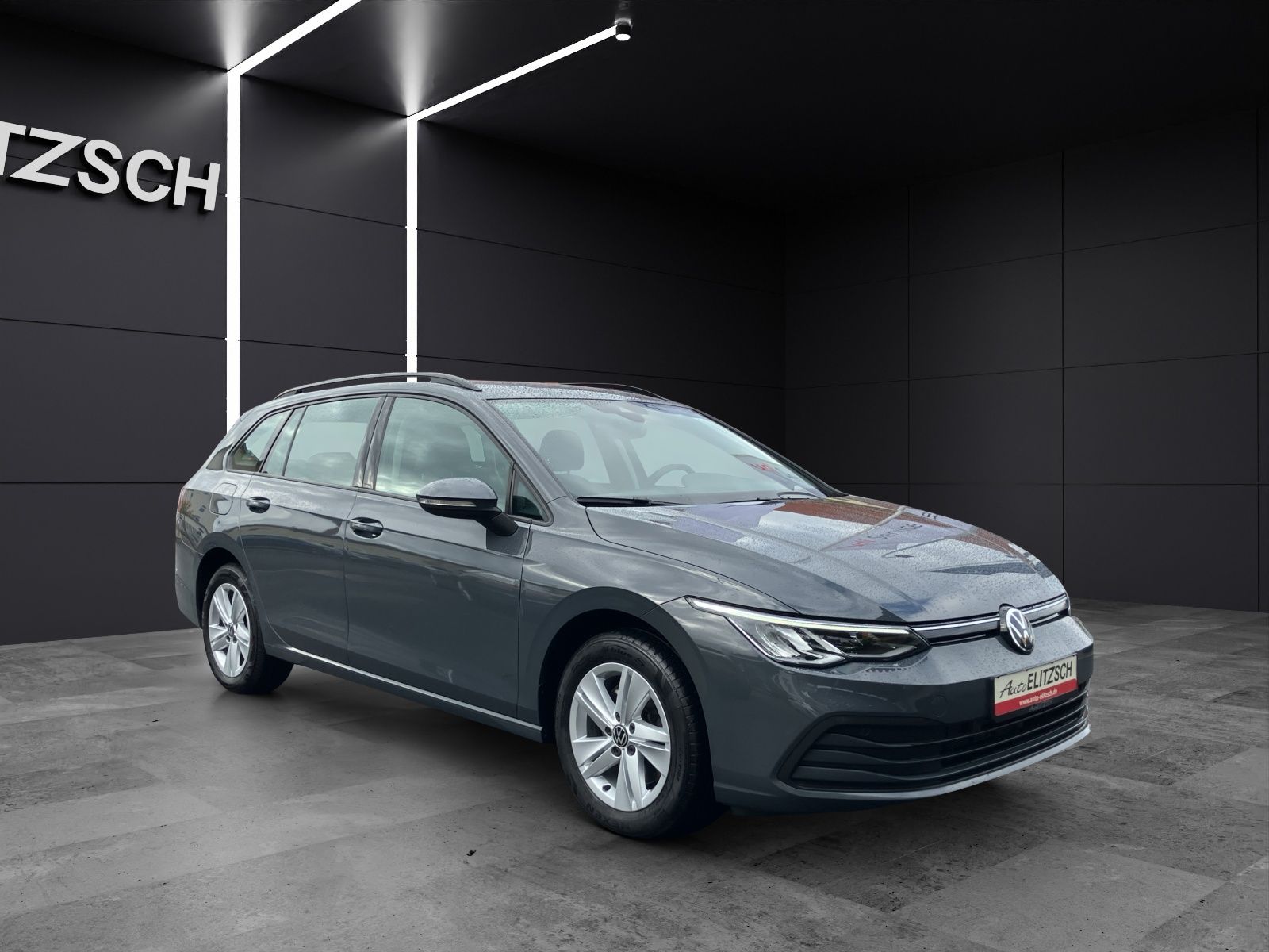 Fahrzeugabbildung Volkswagen Golf VIII Variant TDI Life DSG LED Navi AID ACC