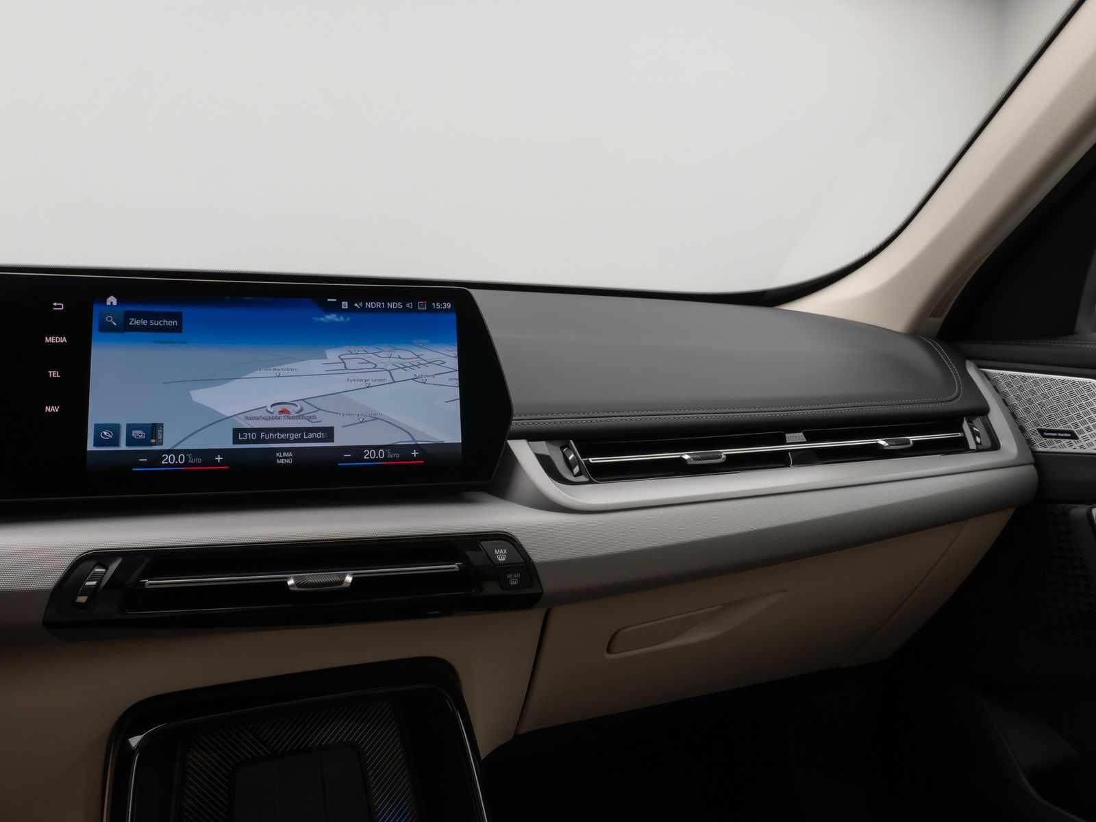 Fahrzeugabbildung BMW X1 xD23i Panorama 360° HUD H/K AHK Komfort Sport