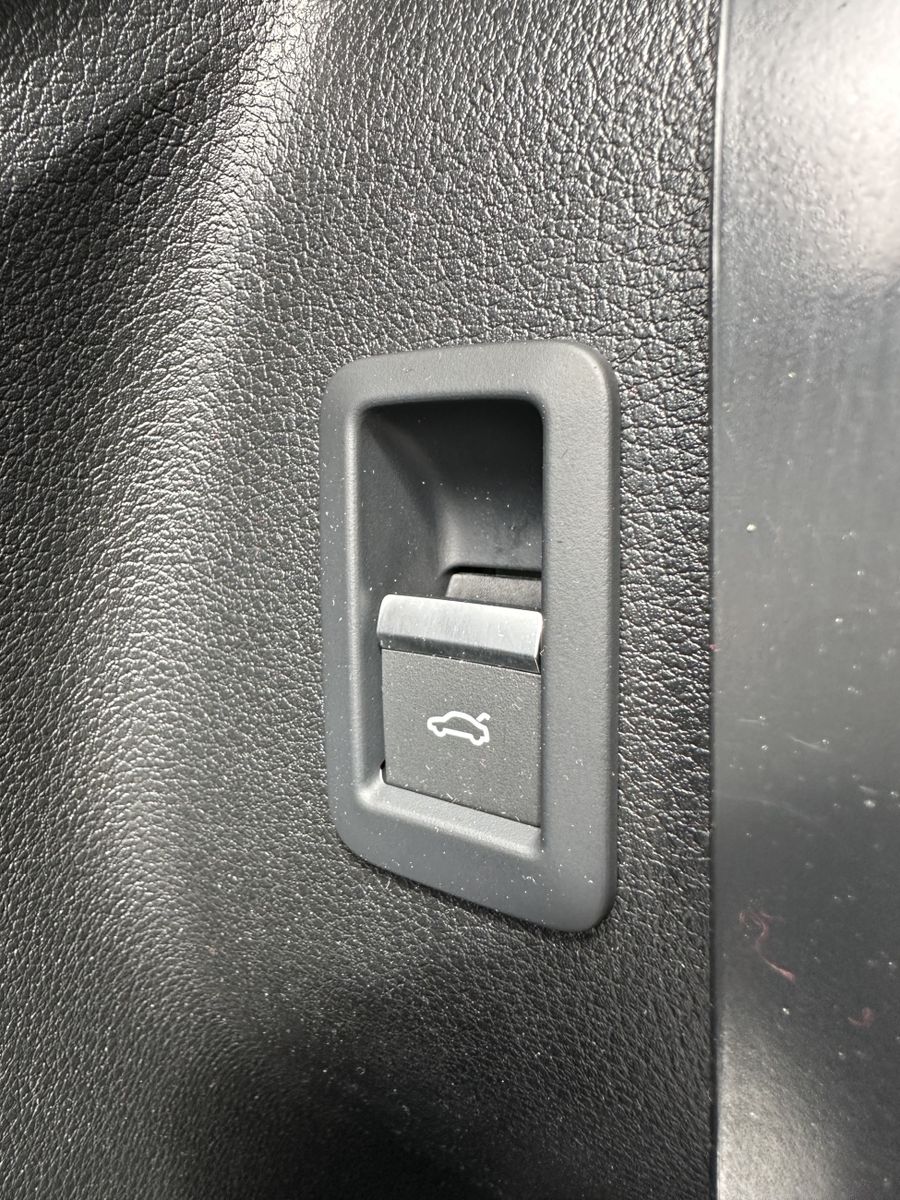 Fahrzeugabbildung Audi Q5 40 TDI S-Line Qu NAV+MATRIX+ACC+AHK+STHZG+VC
