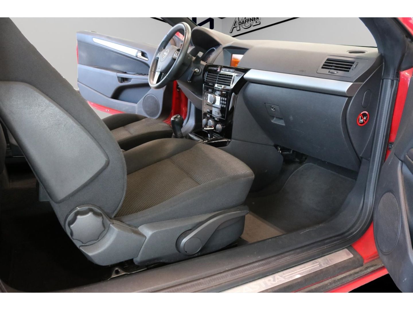 Fahrzeugabbildung Opel Astra H Twin Top Edition 111-Jahre Cabrio