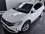Volkswagen Taigo Style NAVI*IQ-LIGHT*V.COCKPIT*LANE - Volkswagen Taigo mit Benzin-Antrieb: Geländewagen, Schaltgetriebe