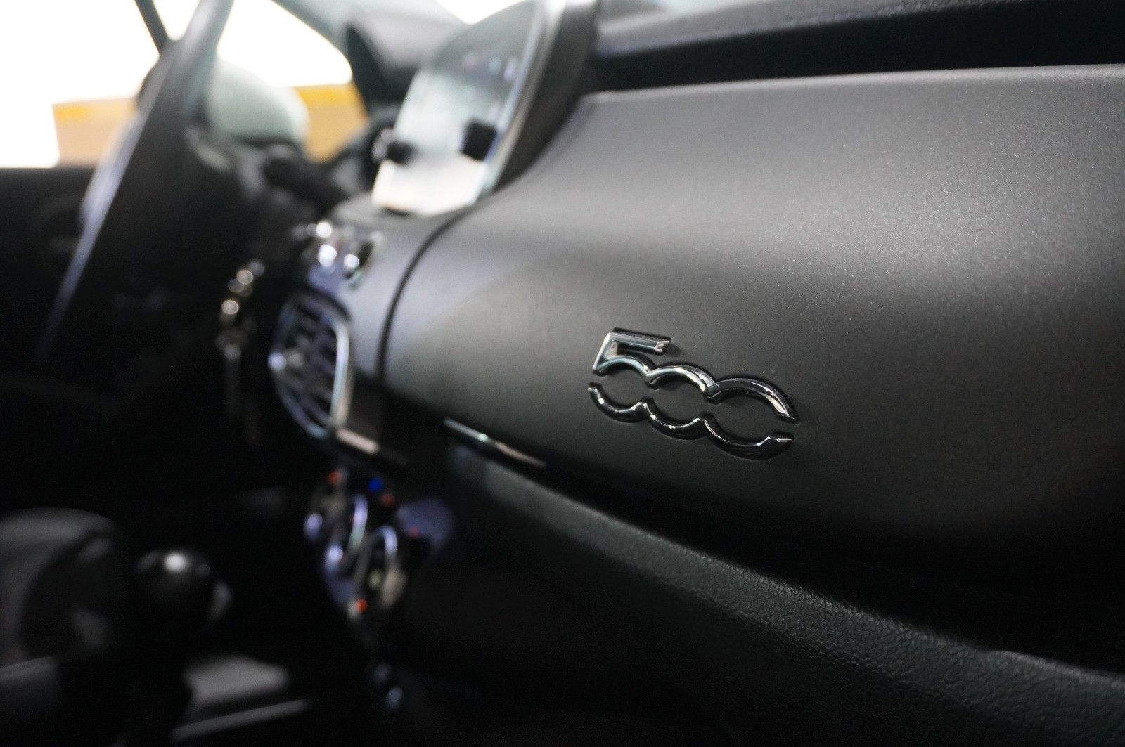 Fahrzeugabbildung Fiat 500X 1.3T CROSS DCT NAVI/LED/PDC/SPORT/TEMP/DAB+